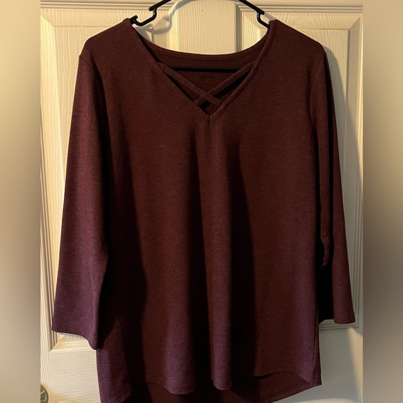 Women's Burgundy Top - Picture 2 of 5
